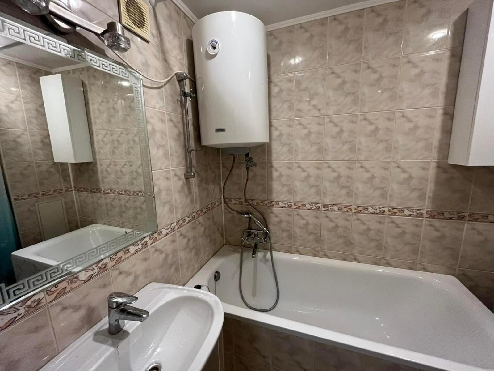 шикарная 2к квартира: лыбедская метро у оушен плаза Apartment Kyiv