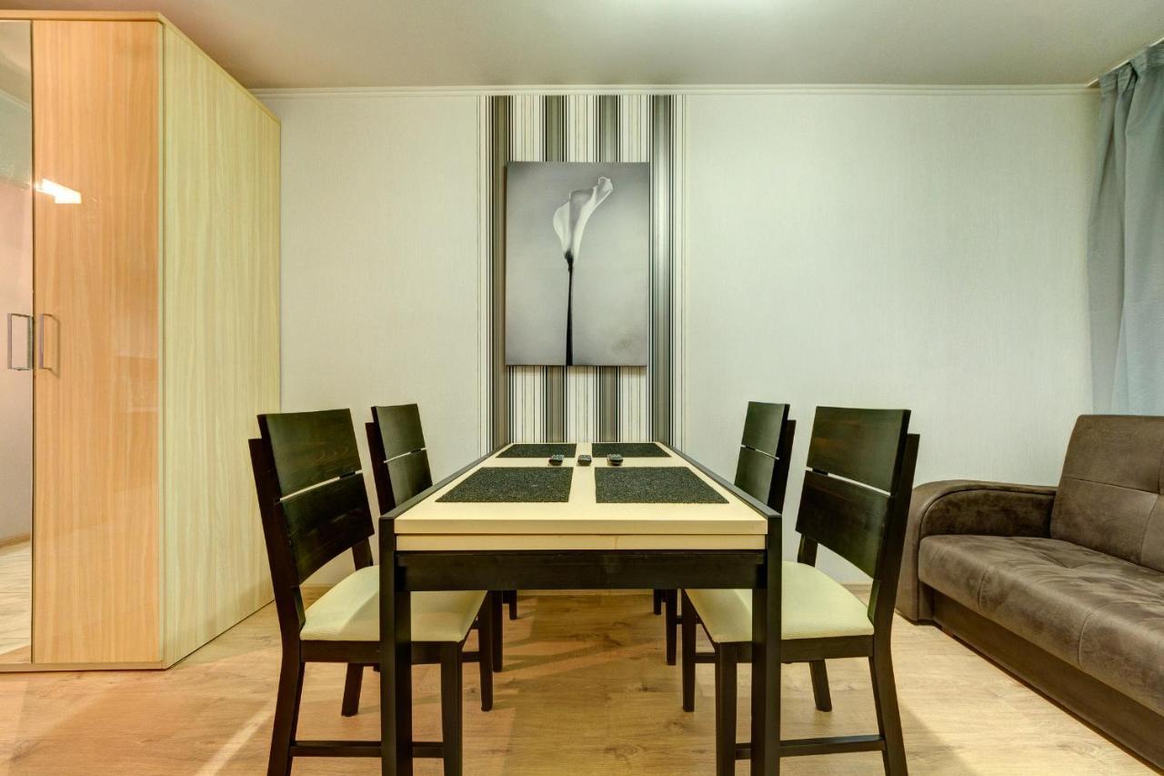шикарная 2к квартира: лыбедская метро у оушен плаза Apartment