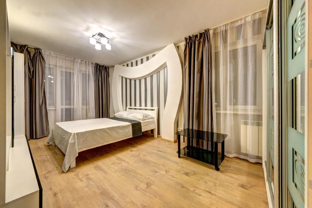 шикарная 2к квартира: лыбедская метро у оушен плаза Kyiv